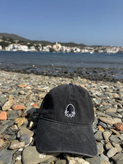 Gorra Negra Oktop logo bordado estilo urbano mediterráneo