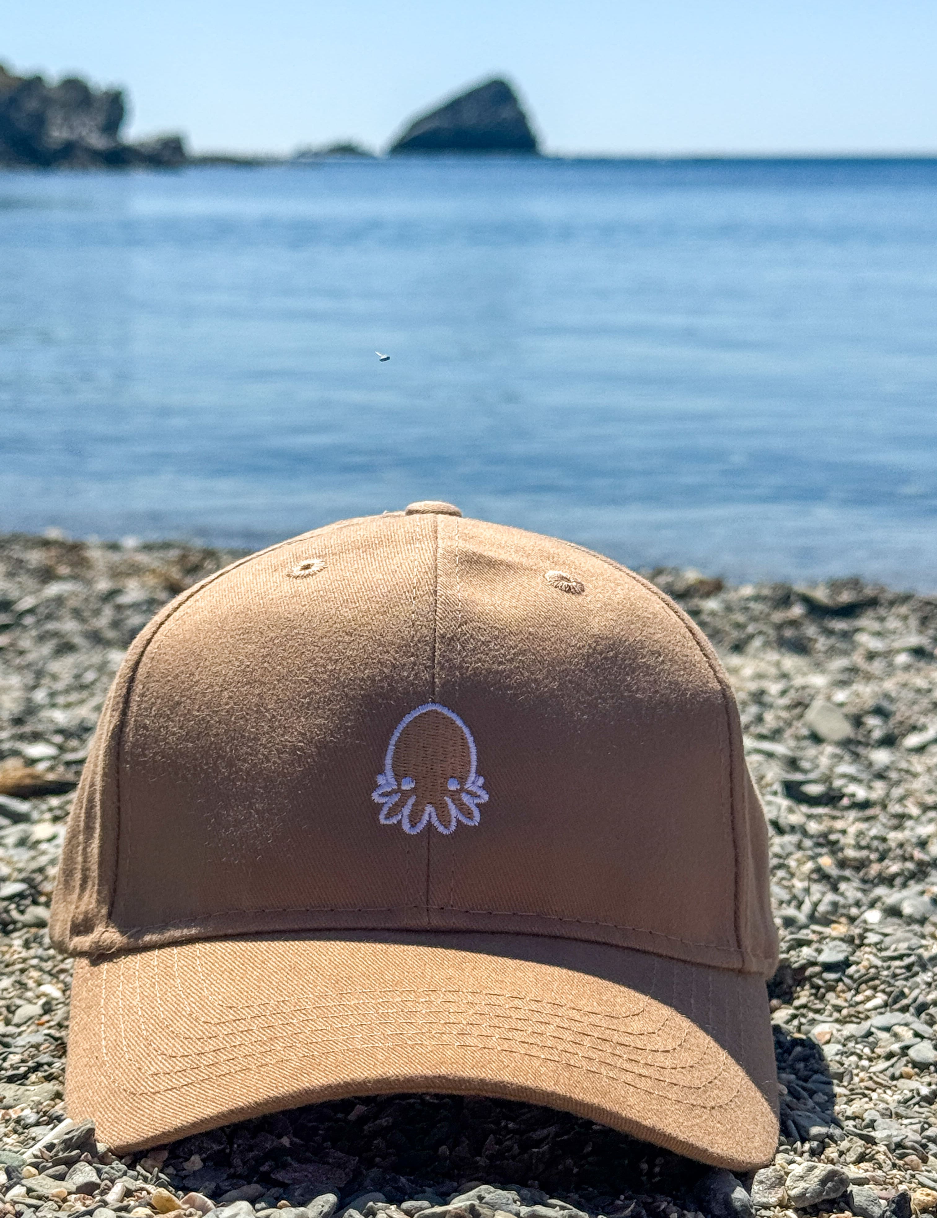 Gorra Oktop logo bordado 100% algodón mediterráneo