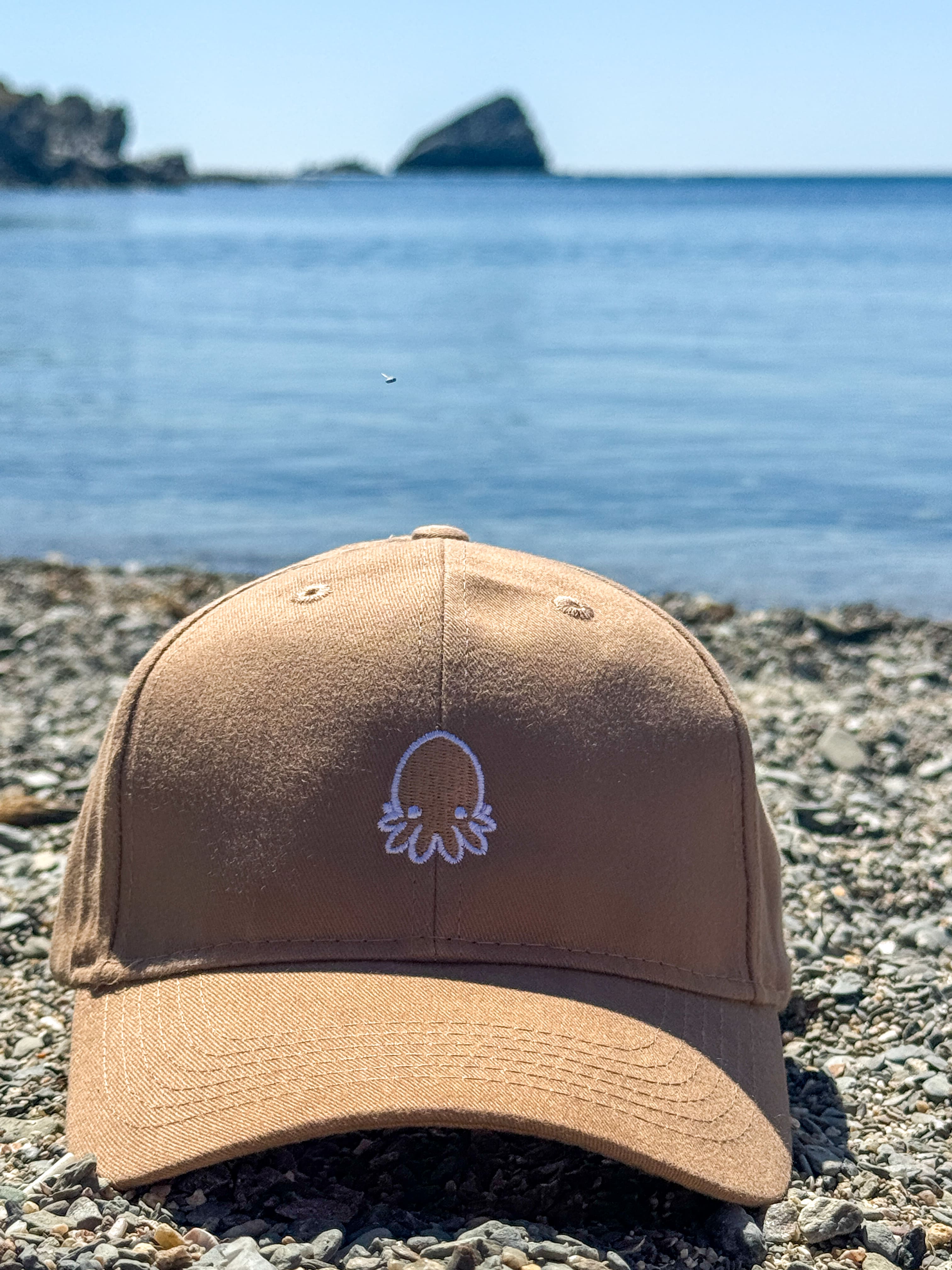 Gorra Oktop logo bordado 100% algodón mediterráneo